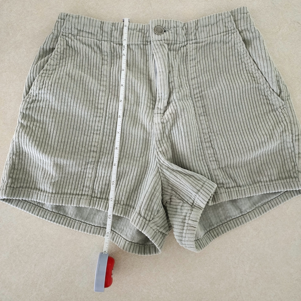 RVCA Corduroy Light Sage Shorts Sz Small - Picture 2 of 4